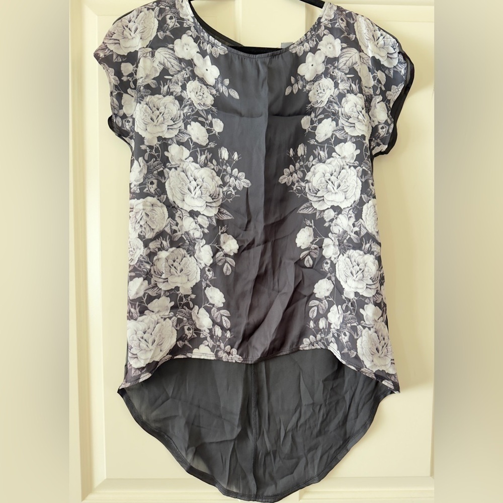 NWOT Forever 21 Rose Printed Blouse Oversized S